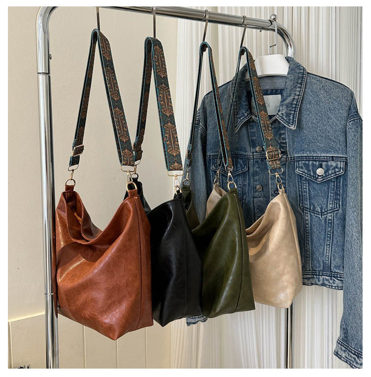 Women's Shoulder Bag With Ethnic Style Wide Shoulder Strap Ins Large Capacity Bucket Crossbody Bags Fashion Handbag