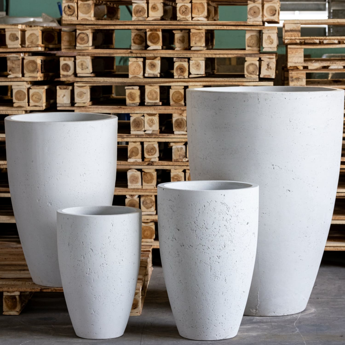 Vessara | White Mist – 55cm Extra Large Tall Concrete Planter – 32L Vase-Style Plant Pot