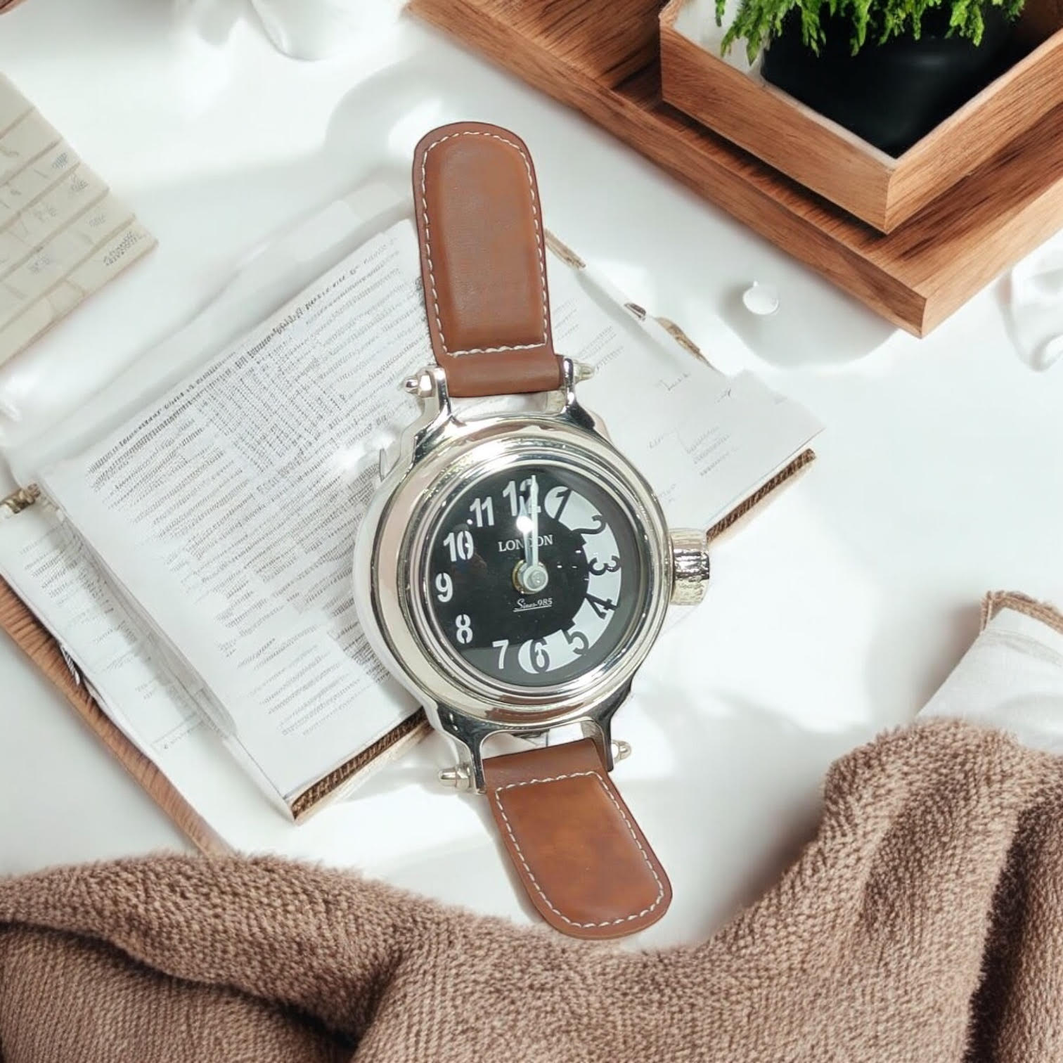 TABLE CLOCK