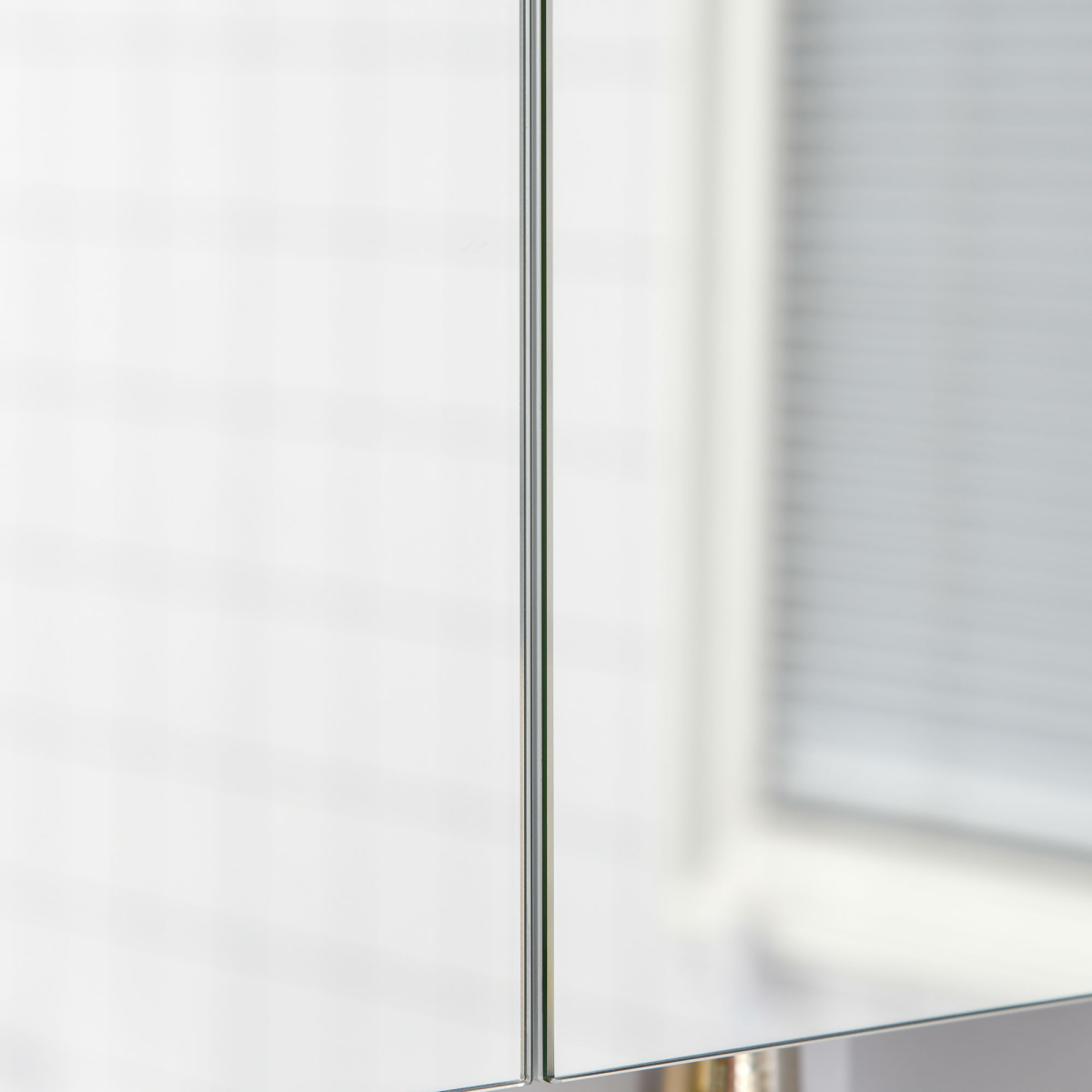 kleankin Wall Mount Medicine Cabinet with Mirror and Adjustable Shelf, White