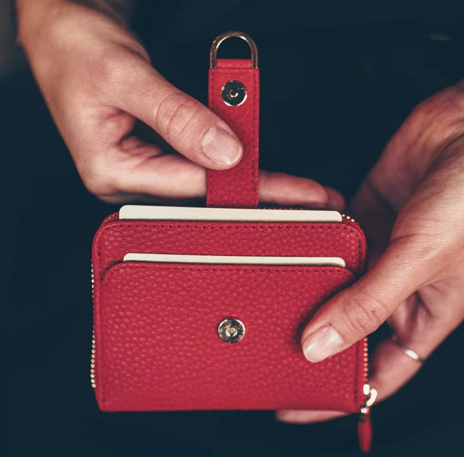 VAULTSKIN BELGRAVIA Zipper Wallet with RFID Blocking | Windsor Red
