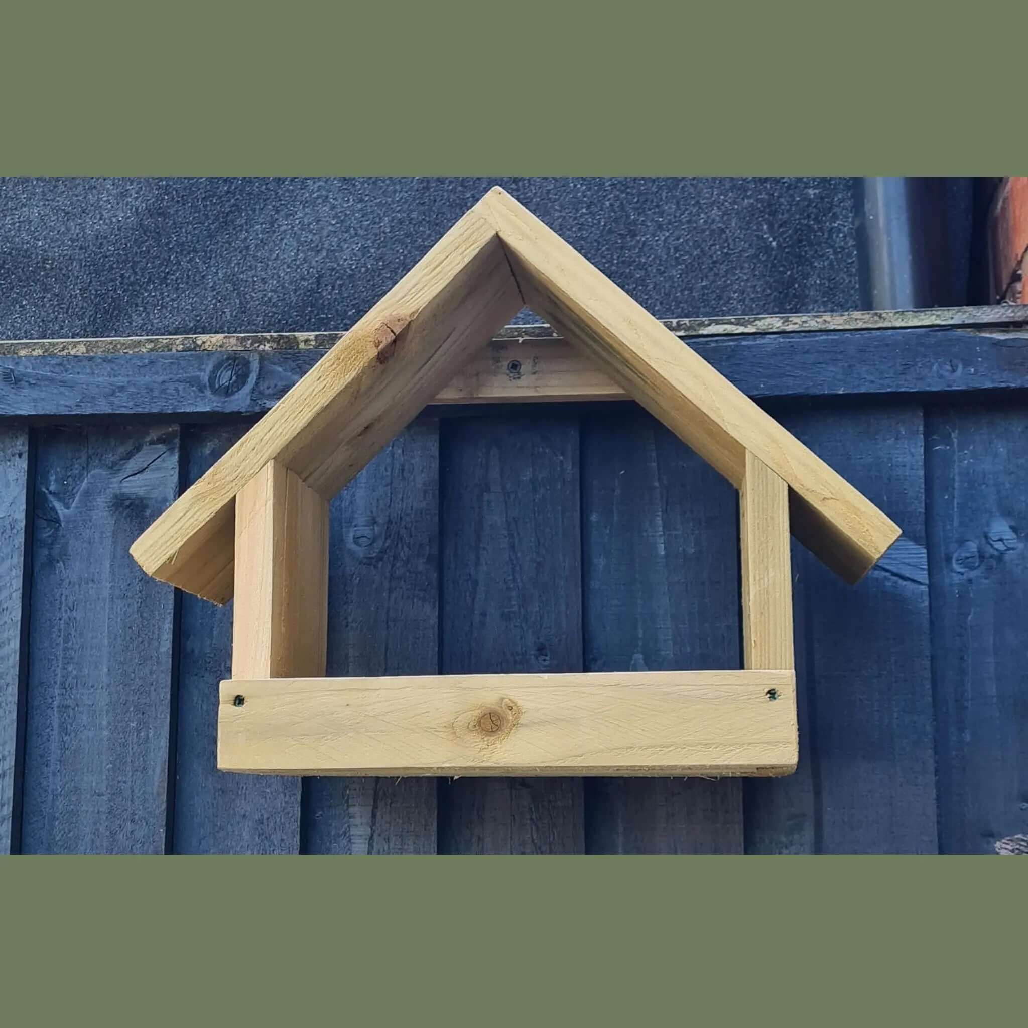 Bird feeder table