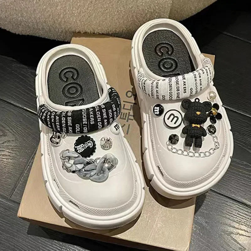 Fashion Charms Clogs New Arrival Thick Sole Outdoor Women Slippers High Quality Summer Beach Sandals For Girls