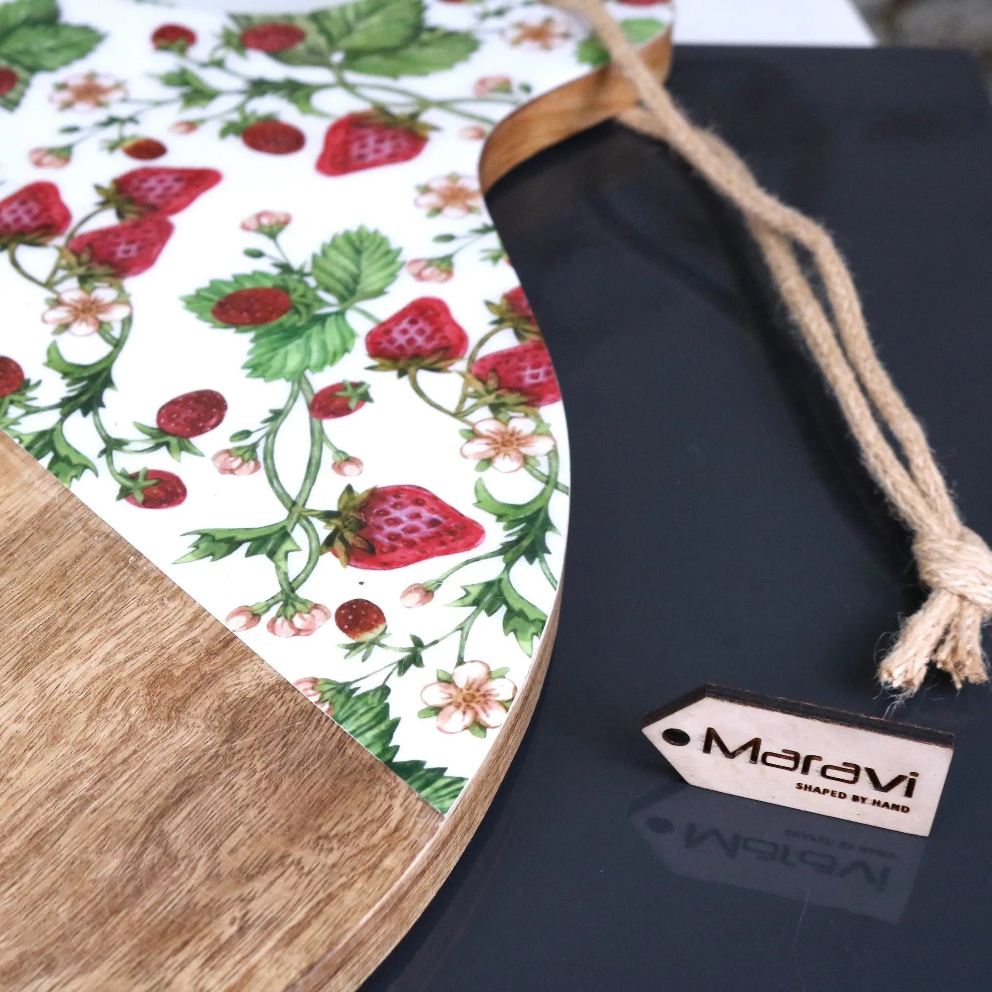 Thaniya Round Chopping Board 48cm Enamel Strawberry Field Design