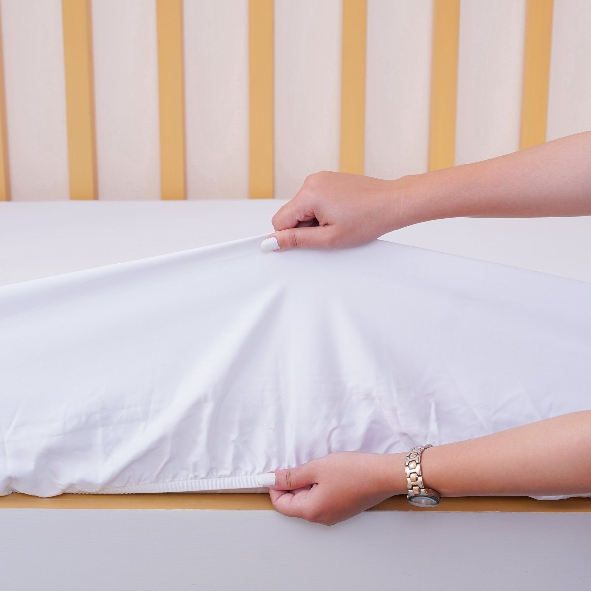 Ackly Bamboo - White Cot Bed Size Fitted Sheet - Zestio