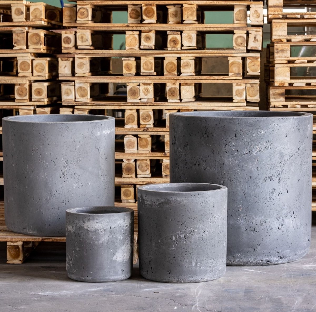 Aurella | Onyx Dusk – 40cm Large Concrete Cylinder Planter – 34L Round Plant Pot - Zestio