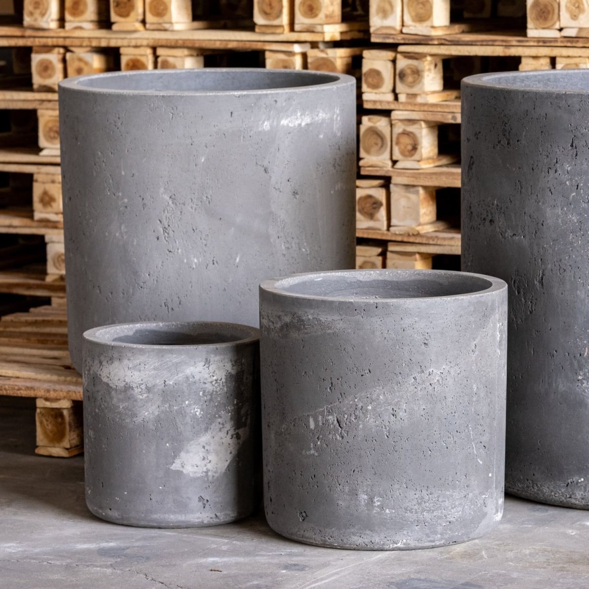 Aurella | Onyx Dusk – 40cm Large Concrete Cylinder Planter – 34L Round Plant Pot - Zestio