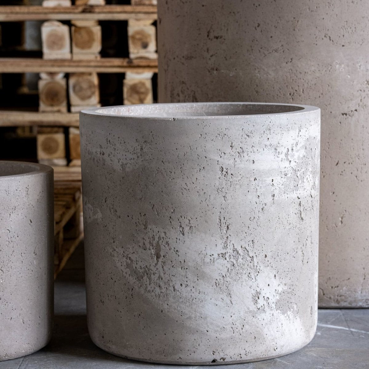 Aurella | Truffle – 40cm Large Concrete Cylinder Planter – 34L Round Plant Pot - Zestio