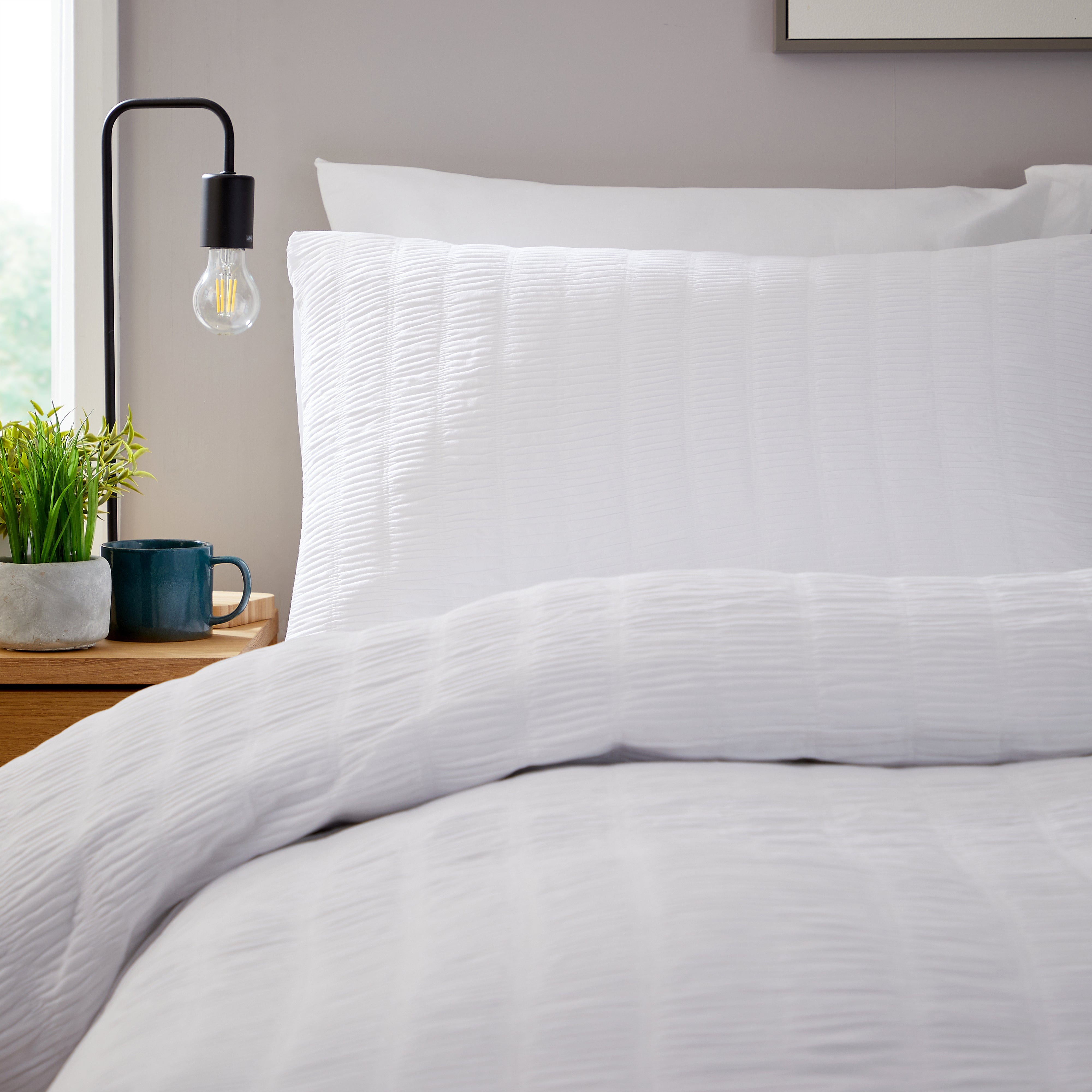 OLIVIA ROCCO Belgravia White Microfibre Duvet Cover Set With Pillowcases Soft Easy Care Modern Minimalist Bedding Machine Washable All Season