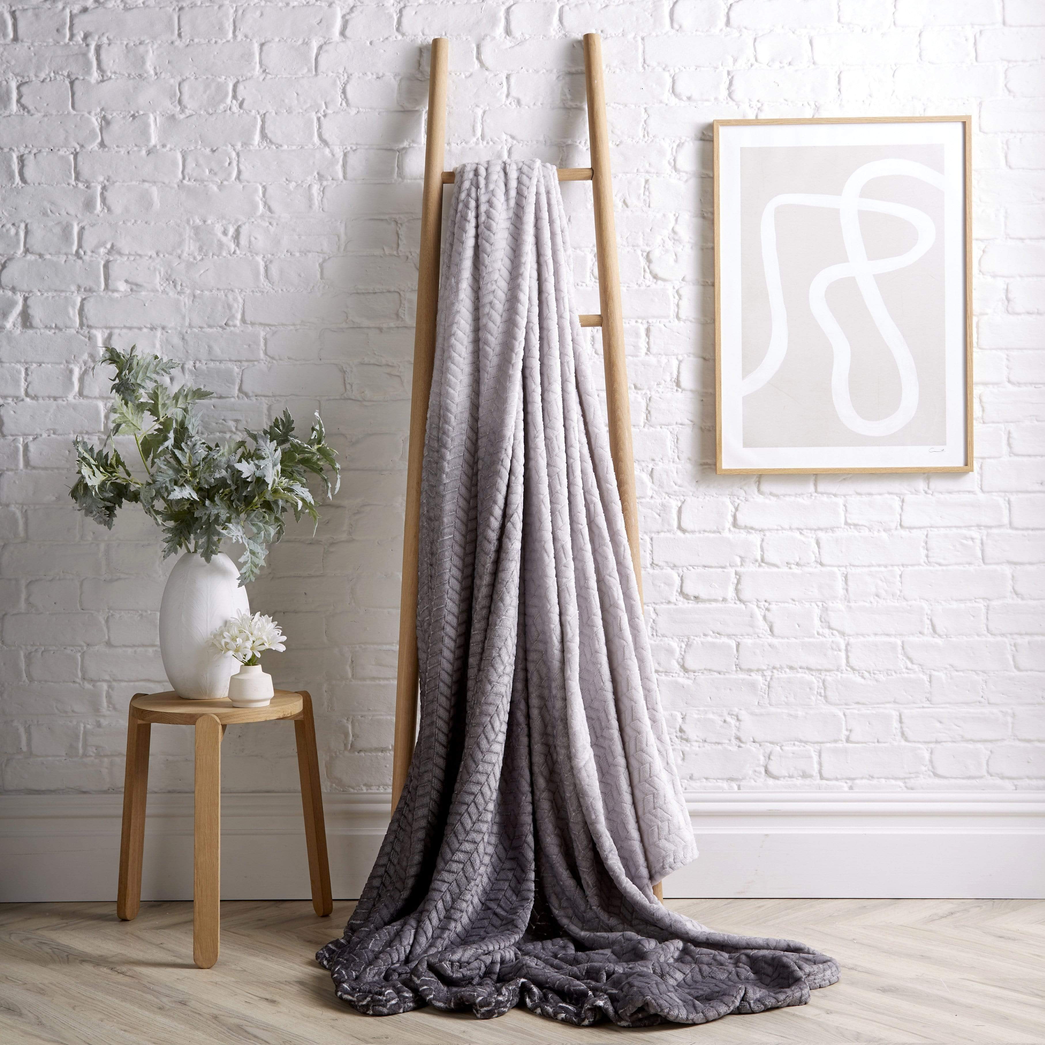 OLIVIA ROCCO Chevron Ombre Throw Blanket Oversized Chunky Soft Fleece for Sofa or Bed All-Season Comfort in Calming Colours