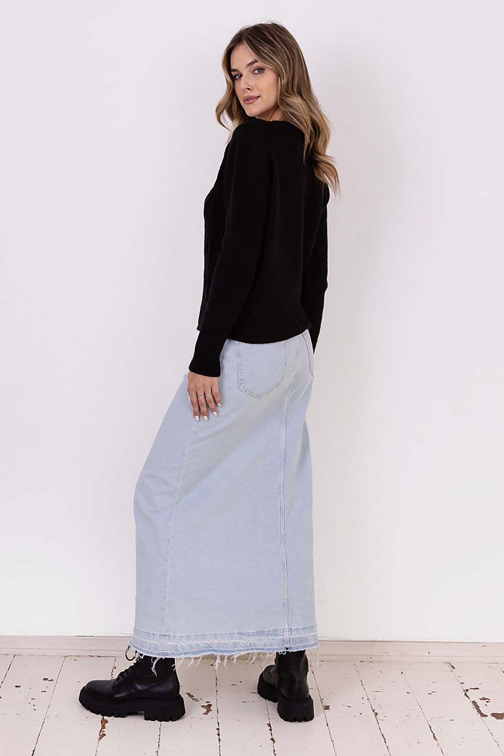 MKM Elegant Hip-Length Cardigan With Round Neckline & Decorative Weaves - 90% Acrylic, 10% Wool
