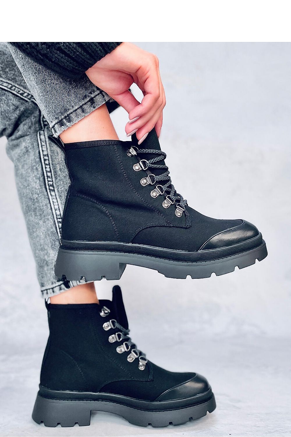 Stylish Women's Ankle Trekking Sneakers with High Fashion Sole – Inello