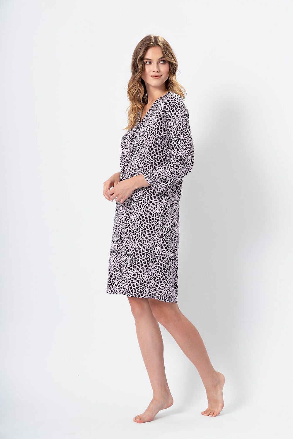 Ewa Women's Cotton Nightshirt with Leopard Print and 7/8 Sleeves in Lily and Black