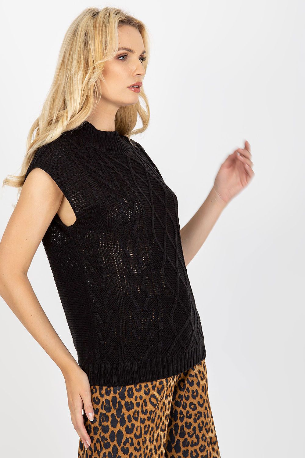 Luxury Sublevel Sleeveless Knitted Gilet with Stylish Plaid Weave – Perfect for Any Occasion