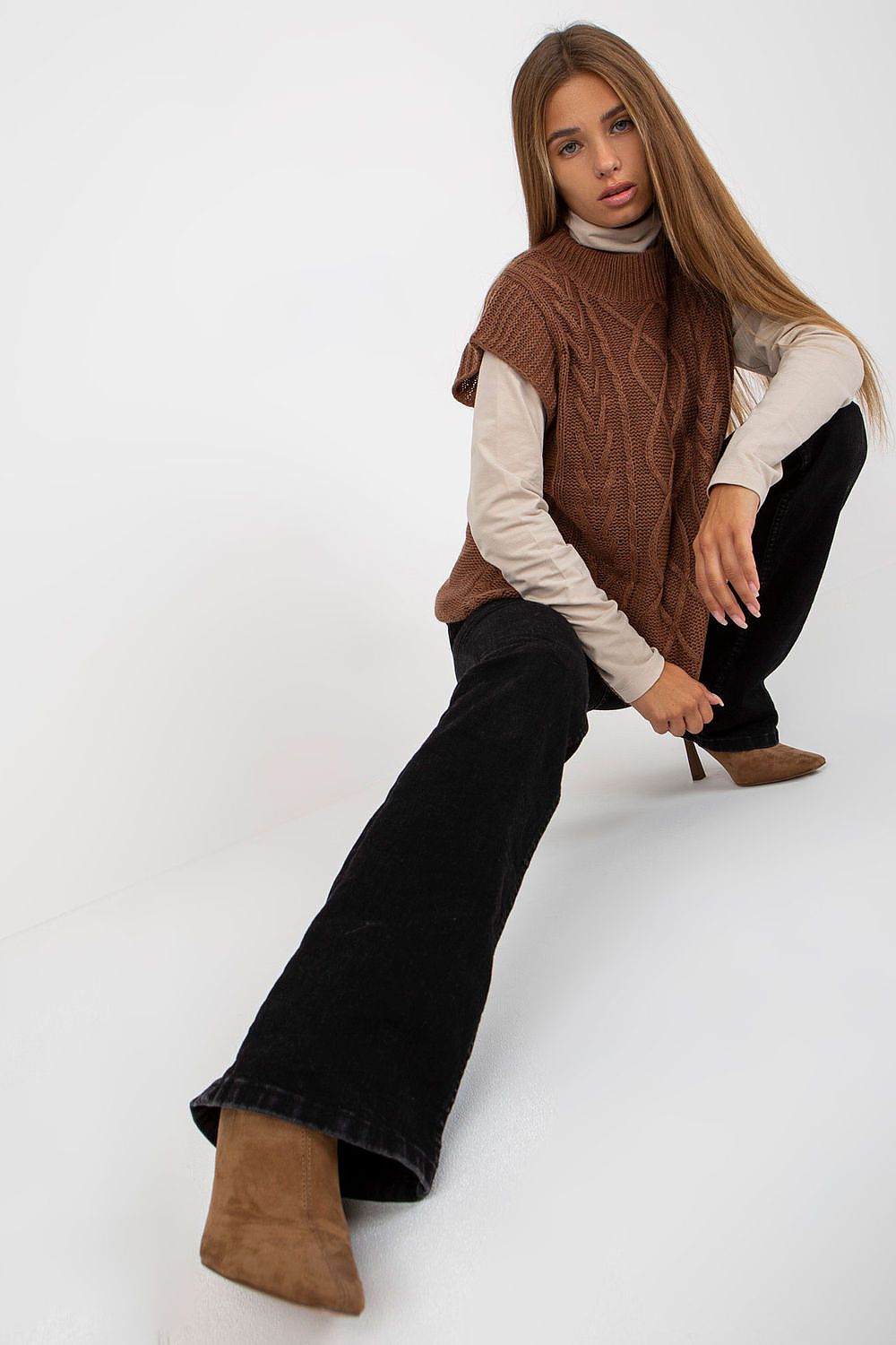 Luxury Sublevel Sleeveless Knitted Gilet with Stylish Plaid Weave – Perfect for Any Occasion