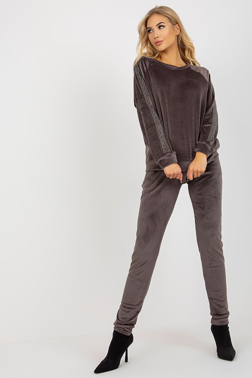 Elegant Velour Set with Rhinestone Sleeves, Blouse and Long Pants for Sophisticated Style