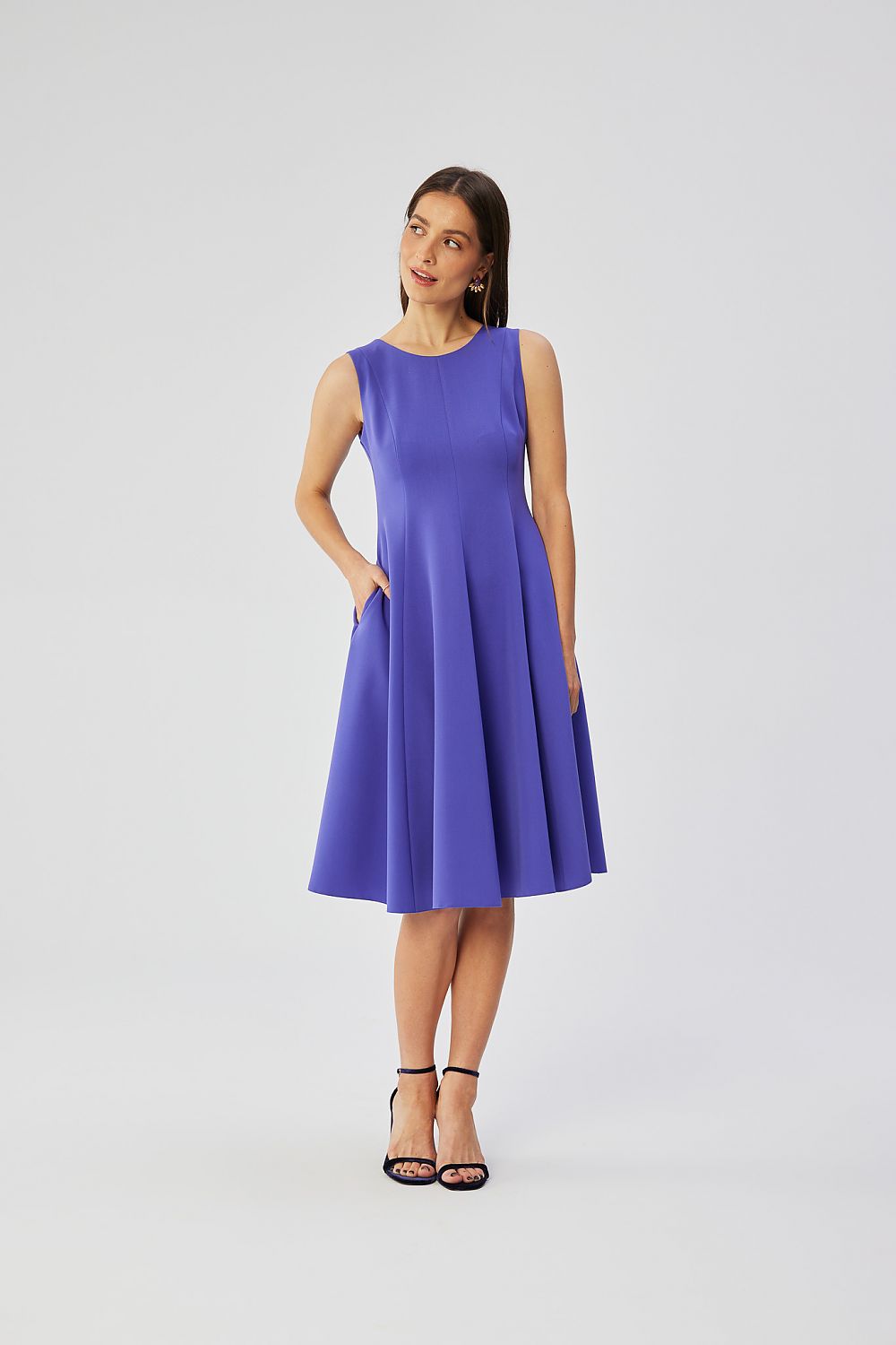 Stylove Polish Sleeveless Daydress With Fitted Cut, Side Pockets, And Elegant Dual Neckline, Sizes S-XXL