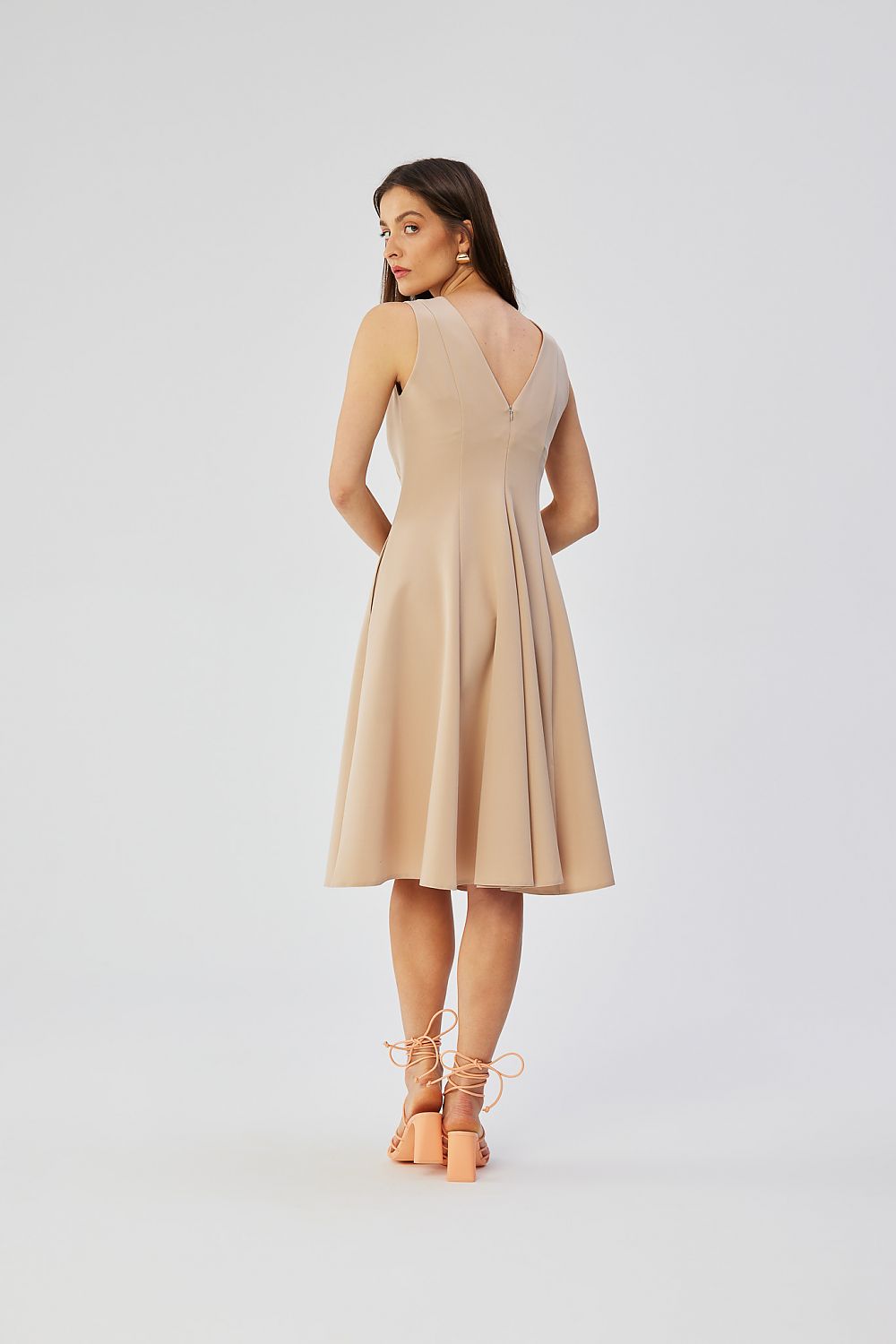 Stylove Polish Sleeveless Daydress With Fitted Cut, Side Pockets, And Elegant Dual Neckline, Sizes S-XXL