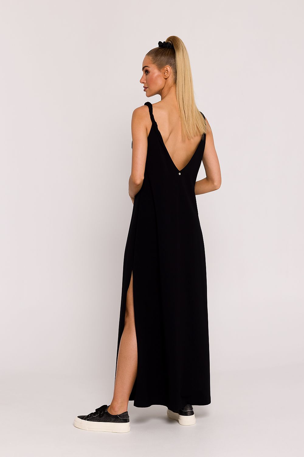 Moe Oversized Knit Dress with Twisted Shoulder Straps and Striking V-Neck Design