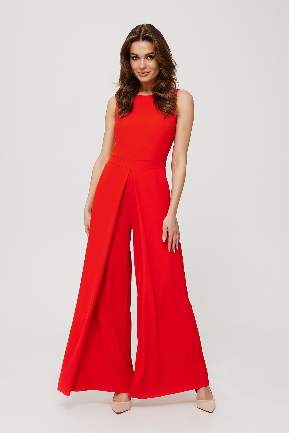 Modern Elegant Sleeveless Jumpsuit with Wide Legs and Pockets – Premium Polish Tailoring