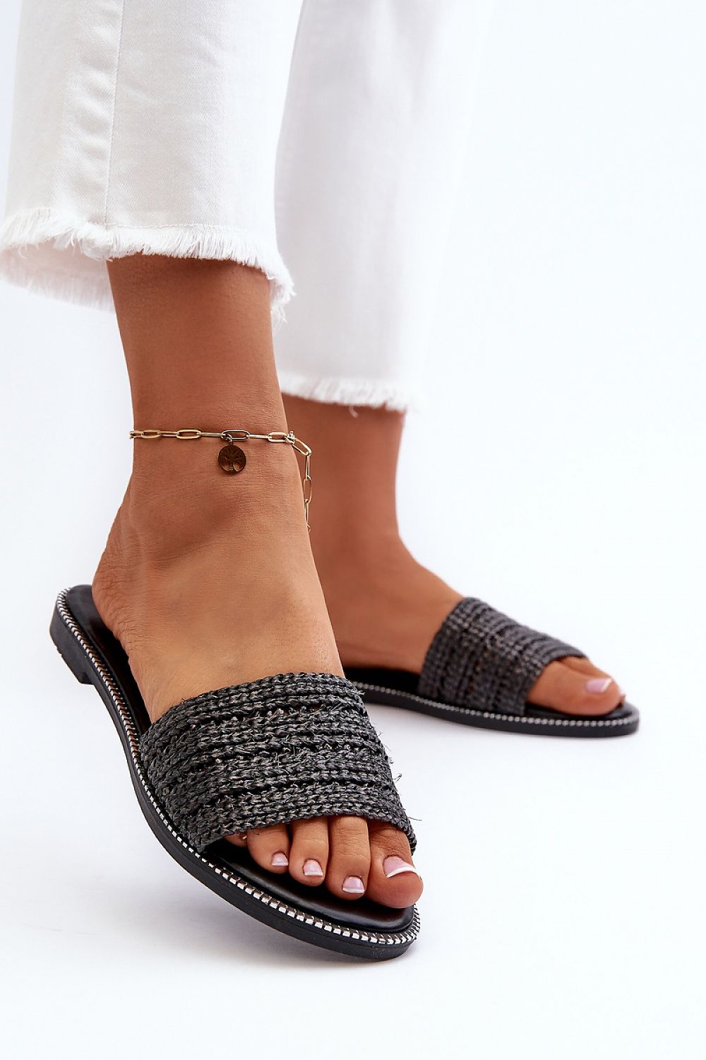 Classic Women's Braided Flip-Flops - Comfortable Summer Footwear in Stylish Design