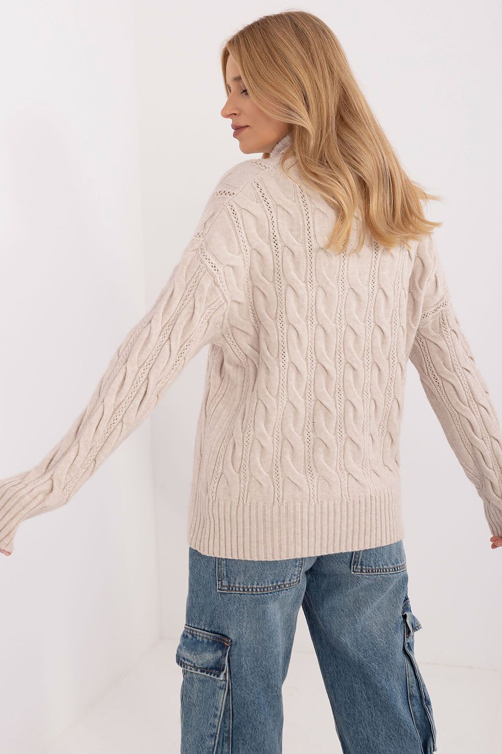 Luxurious Turtleneck Sweater for Women | Acrylic-Polyester Blend | Ideal for Cooler Days