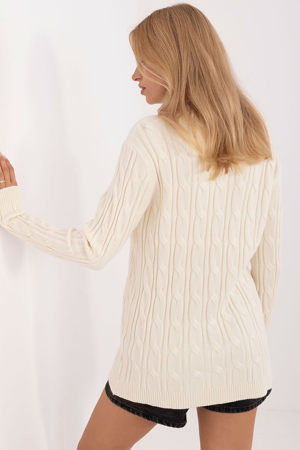 Women's AT Casual Sweater - Soft Viscose Blend, Long Sleeves, Classic Round Neckline, Versatile Style