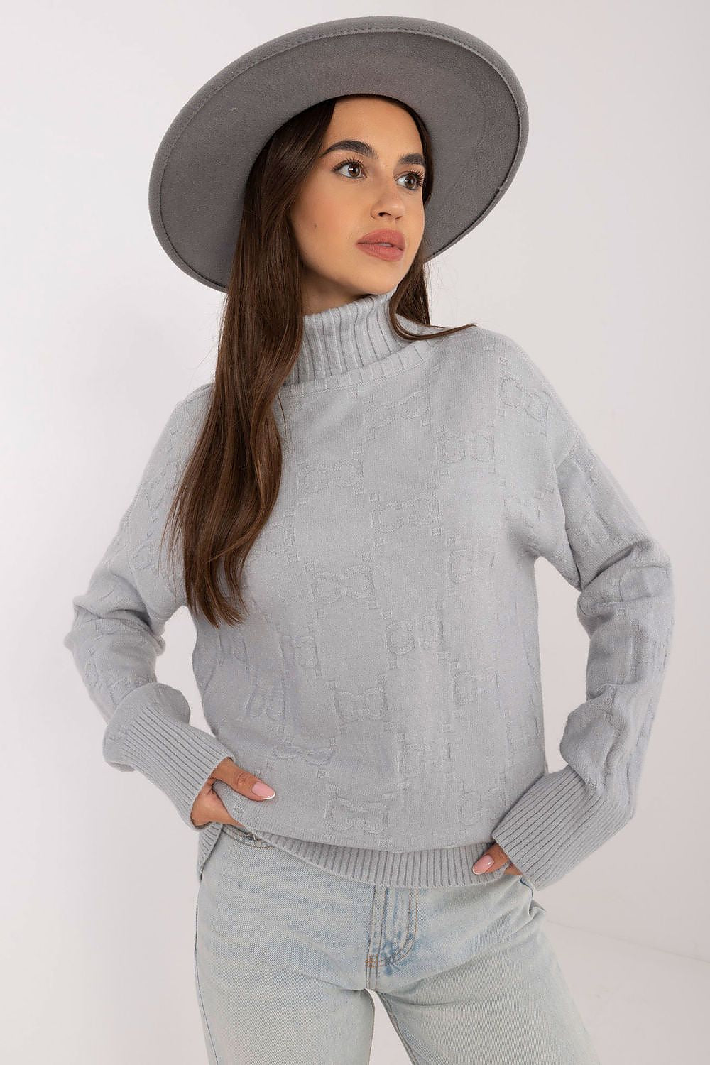 Elegant Long Sleeve Jumper with Decorative Cuffs and Distinctive Print - Classic Round Neck Sweater