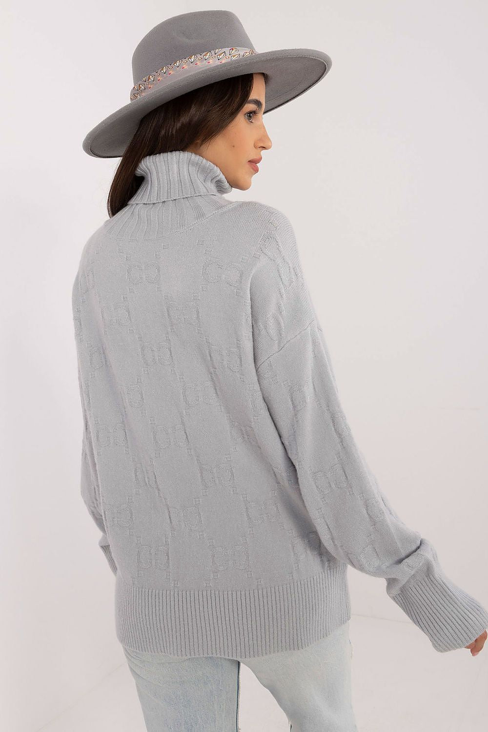 Elegant Long Sleeve Jumper with Decorative Cuffs and Distinctive Print - Classic Round Neck Sweater