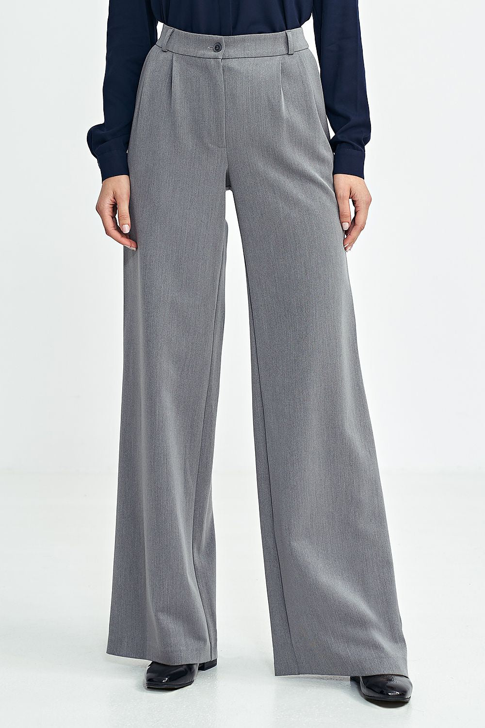 Elegant women's wide leg trousers with pleats and comfort...