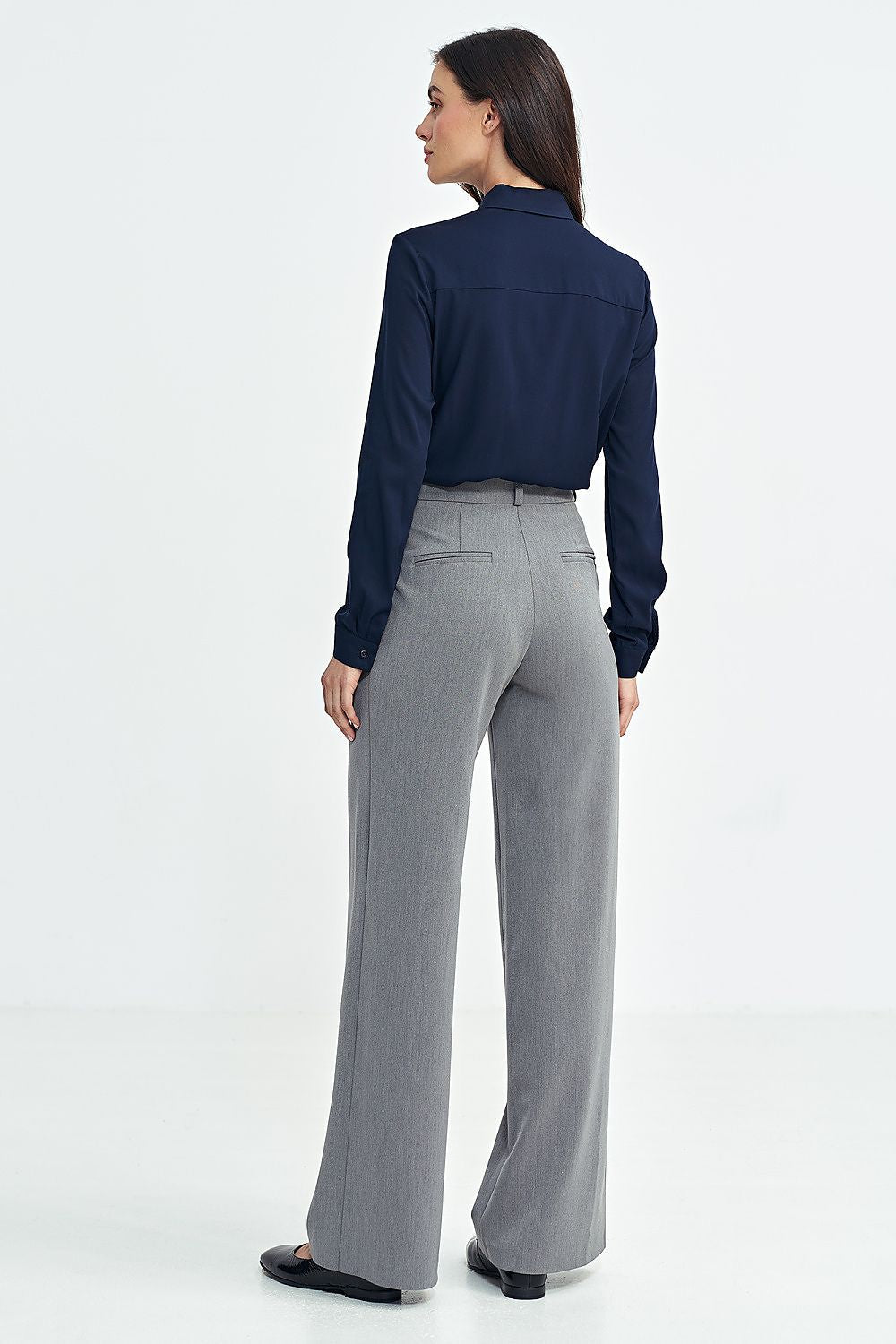 Elegant women's wide leg trousers with pleats and comfort...