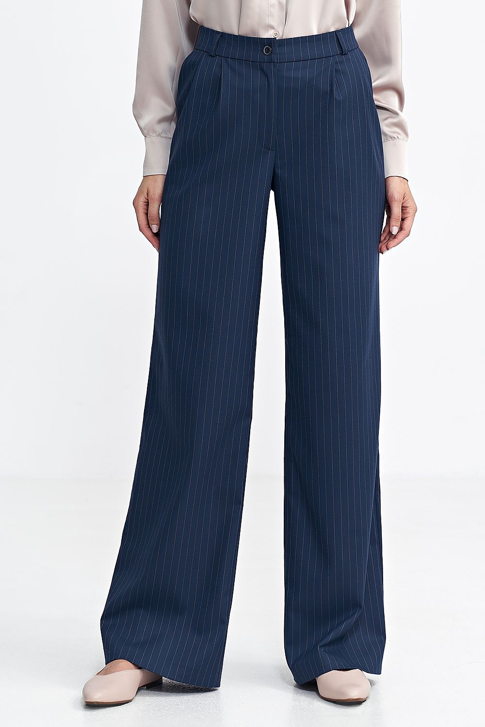 Elegant women's wide leg trousers with pleats and comfort...