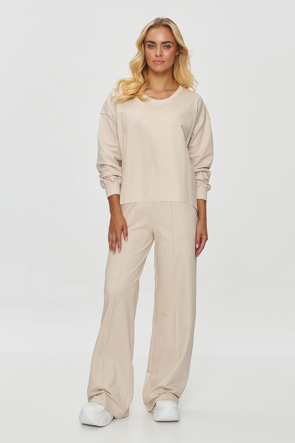 Luxury Makadamia Tracksuit Set - Comfortable Oversized Sweatshirt & Wide Leg Trousers