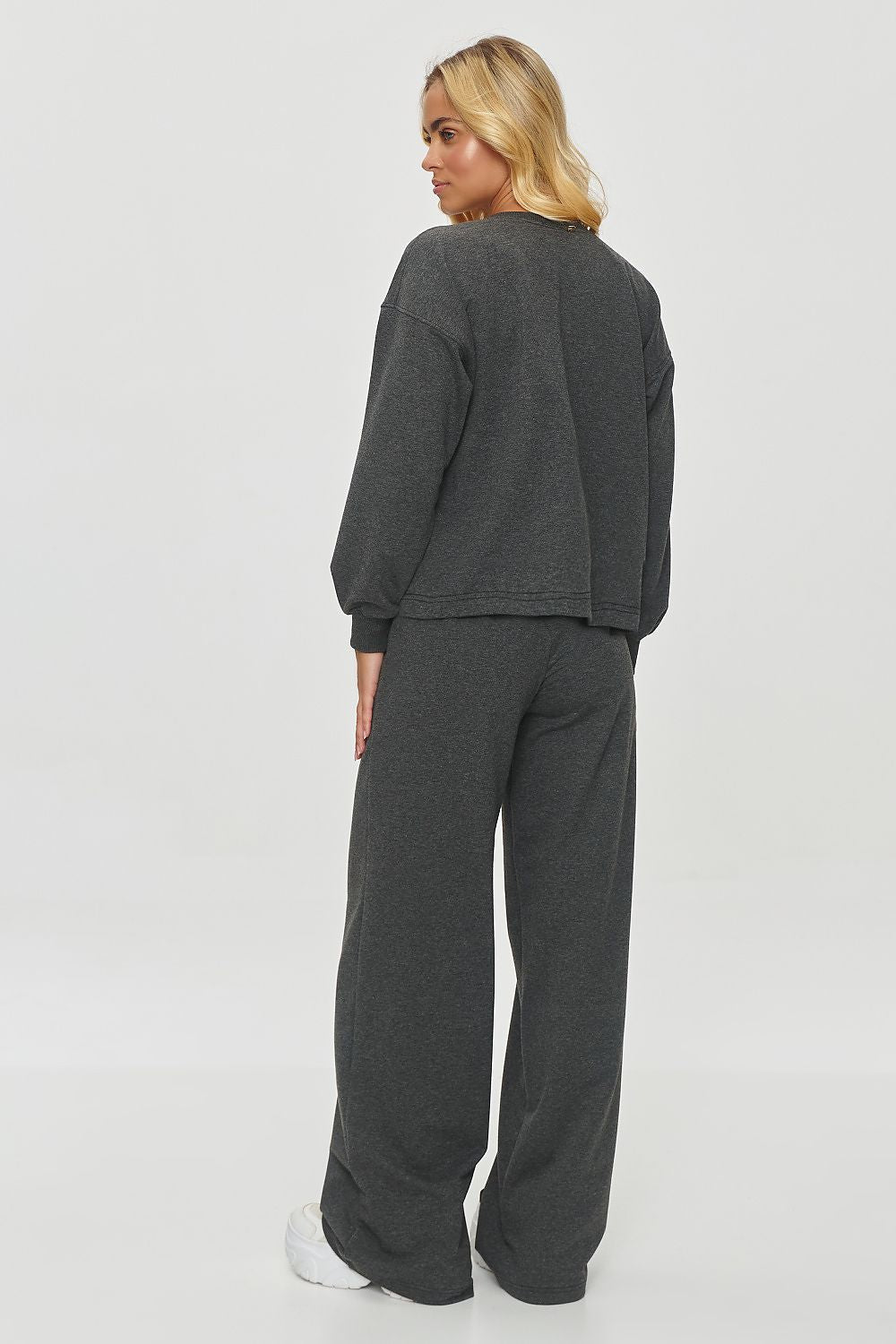 Luxury Makadamia Tracksuit Set - Comfortable Oversized Sweatshirt & Wide Leg Trousers
