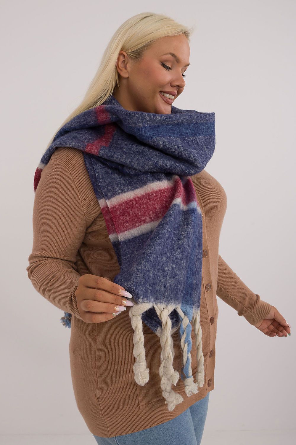 Elegant 180cm Long Check Pattern Polyester Scarf with Tassels for Winter Warmth