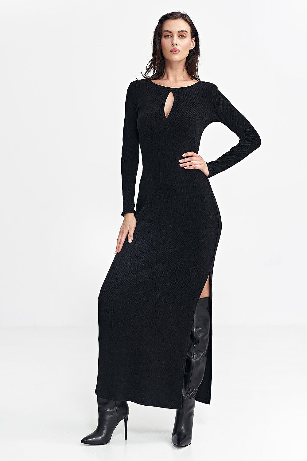Elegant Fitted Fit-and-Flare Maxi Dress with Side Slit and Long Sleeves - Nife