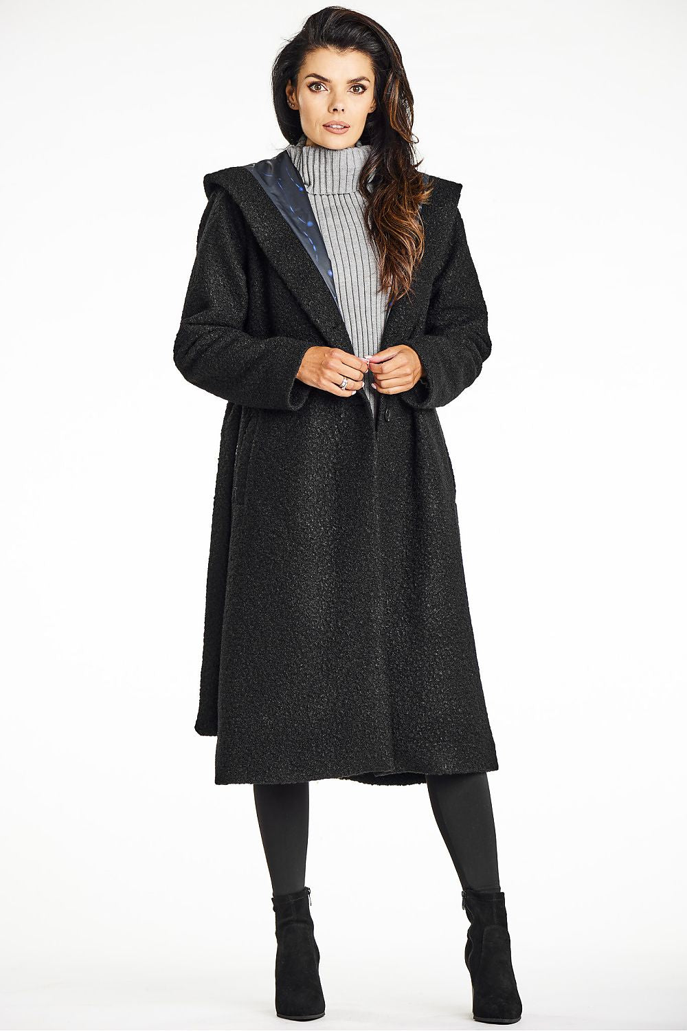 Elegant Green Bouclé Coat with Shawl Collar, Hood, and Waist Belt by Awama - Perfect for Autumn