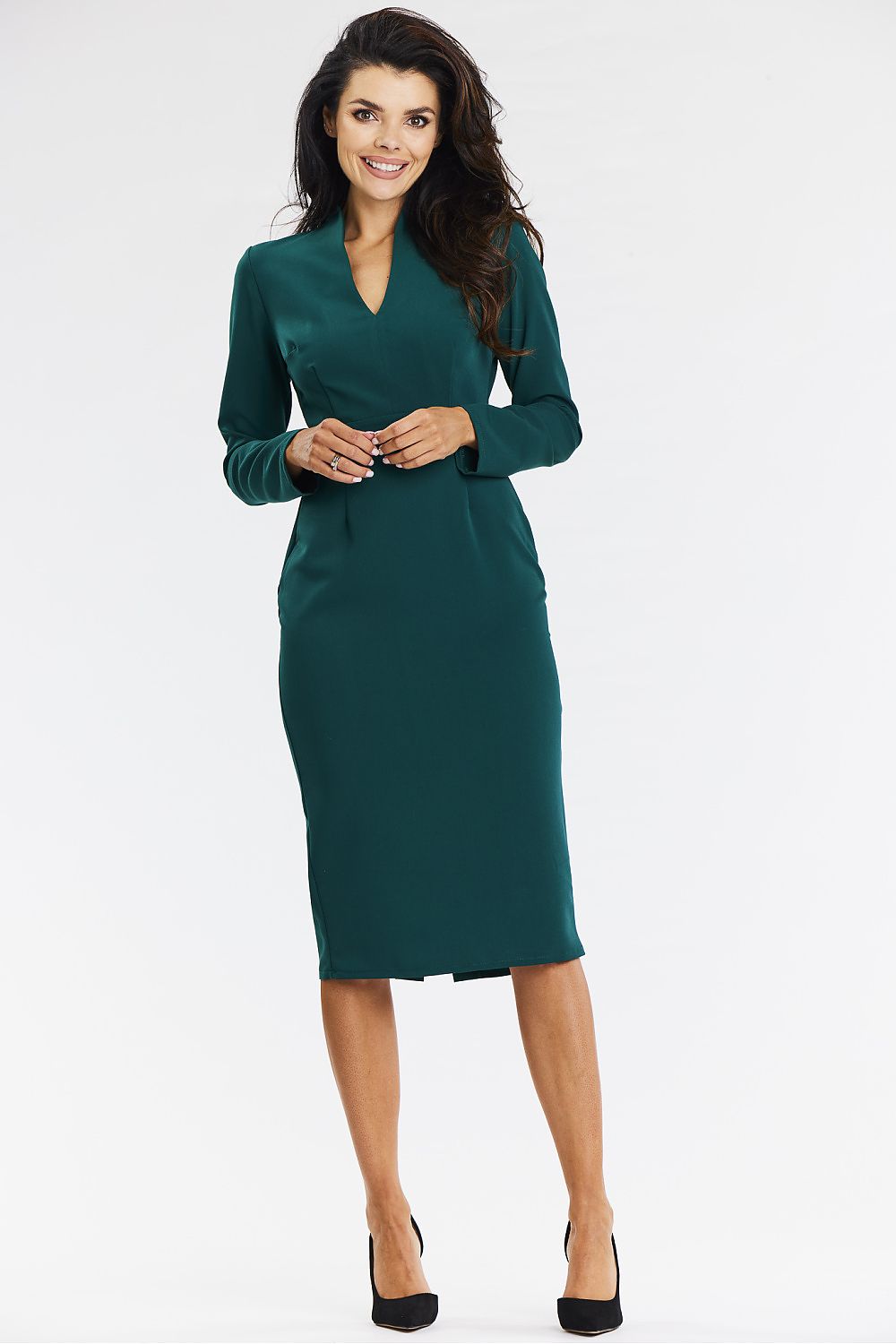 Elegant Green Midi Dress with Long Sleeves, V Neckline & Fitted Cut by Awama