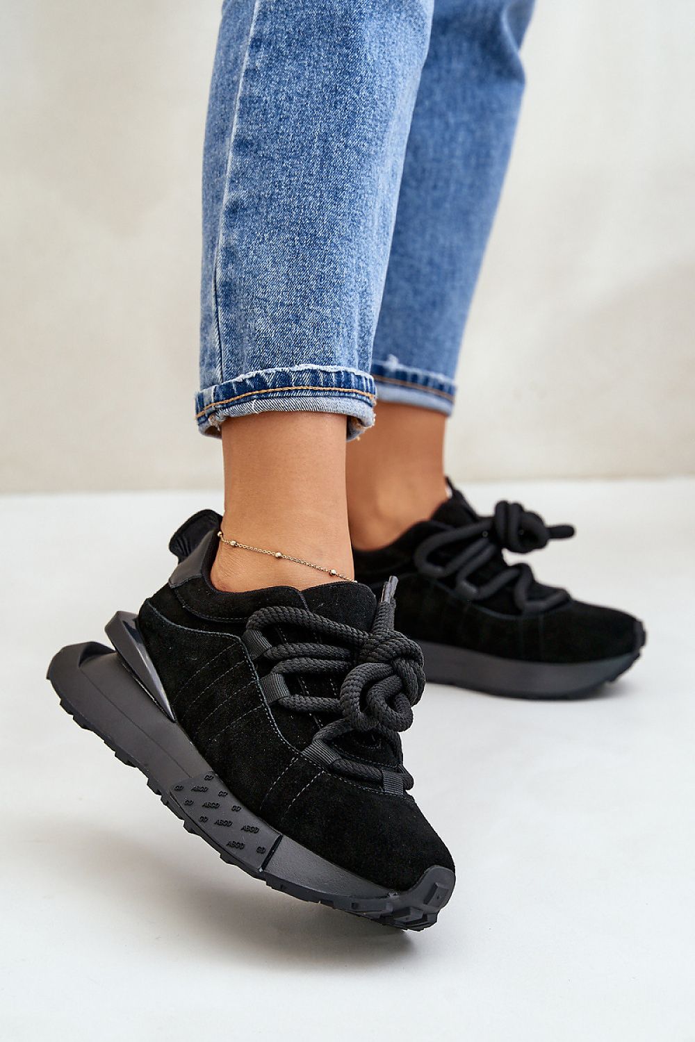 Luxury Women's Suede Sneakers with Platform and Thick Lacing - Comfortable Everyday Wear