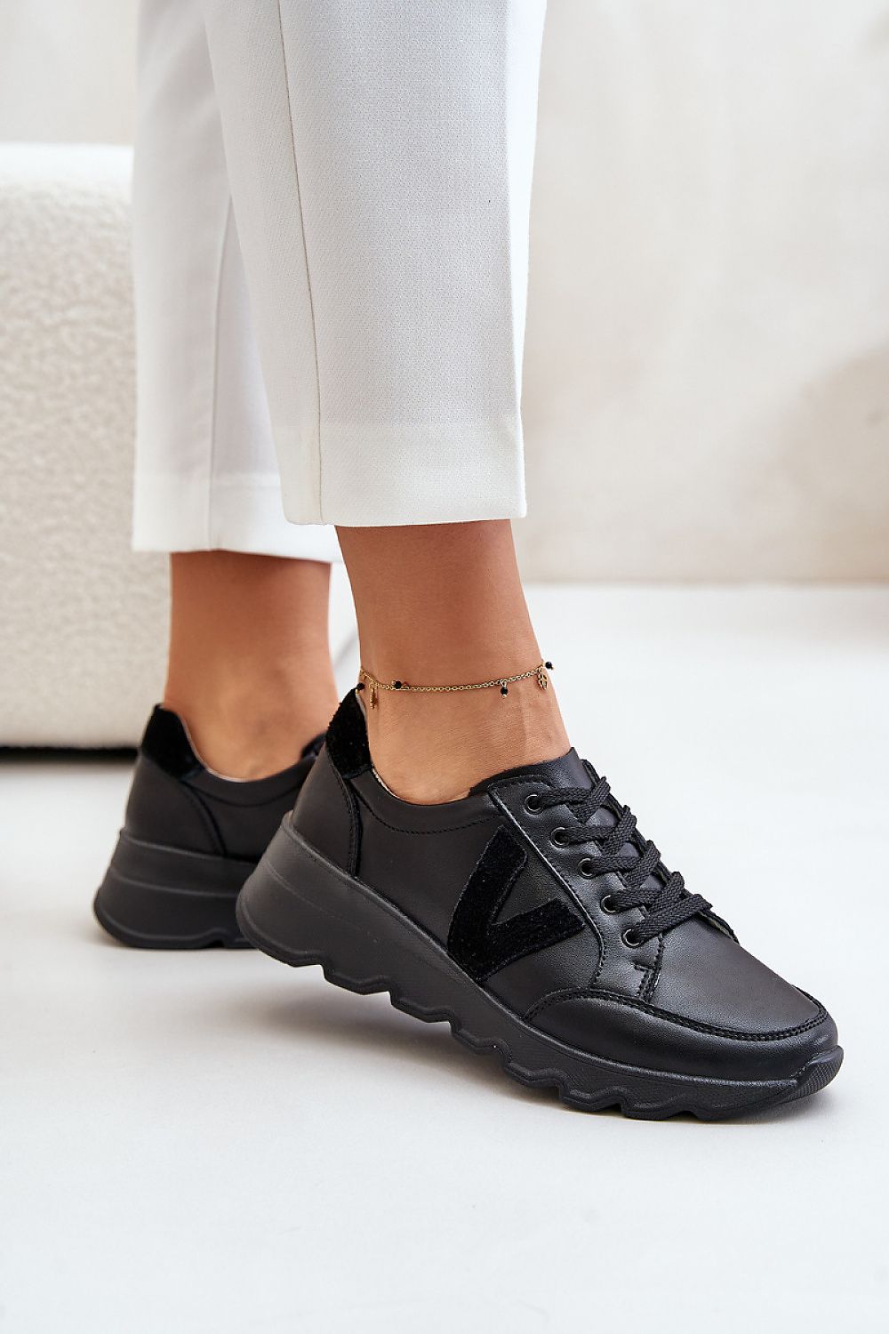 Vinceza Lightweight Women's Sports Shoes in Natural Leather – Modern Comfort & Style