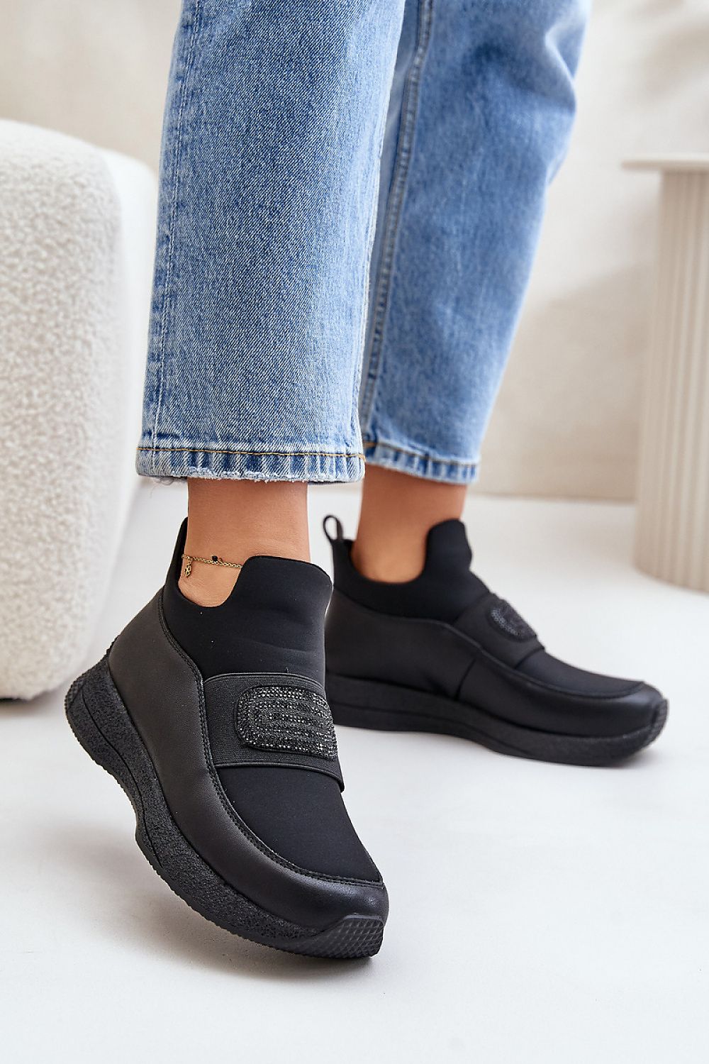 Luxury Women's Suede Sneakers with Platform and Thick Lacing - Comfortable Everyday Wear