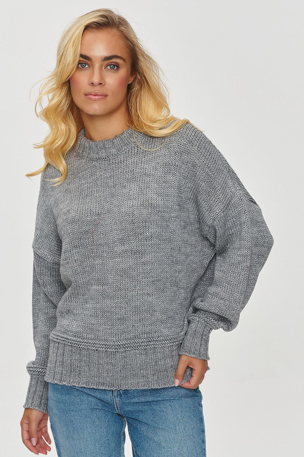 Luxury Women's Makadamia Loose Fit Sweater, Sizes EU 0, Soft Acrylic Blend, Versatile Style Options