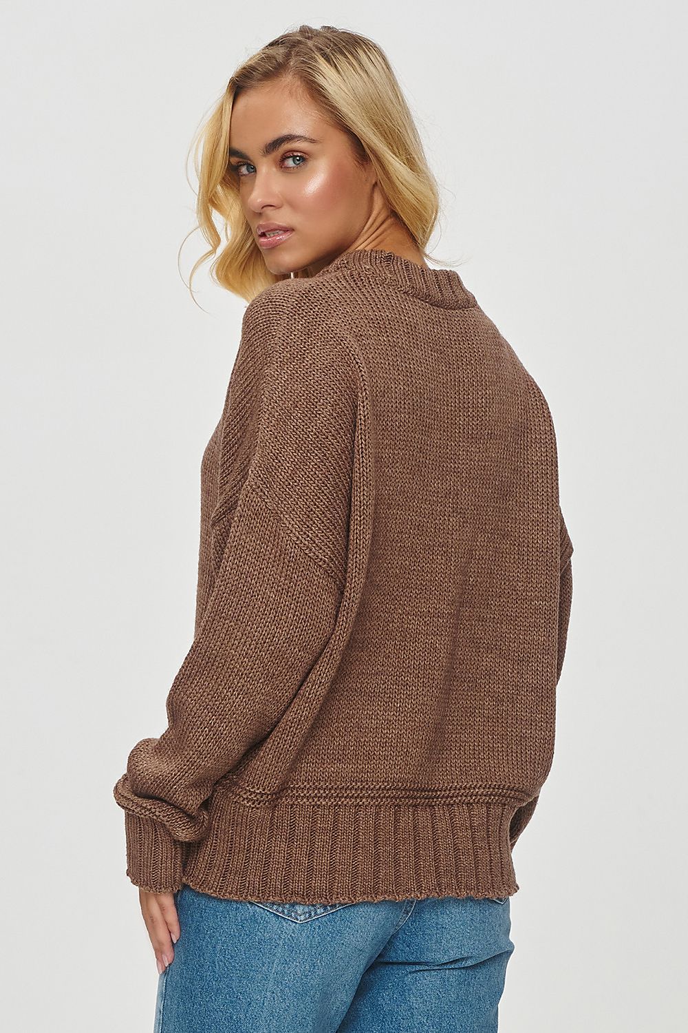 Luxury Women's Makadamia Loose Fit Sweater, Sizes EU 0, Soft Acrylic Blend, Versatile Style Options