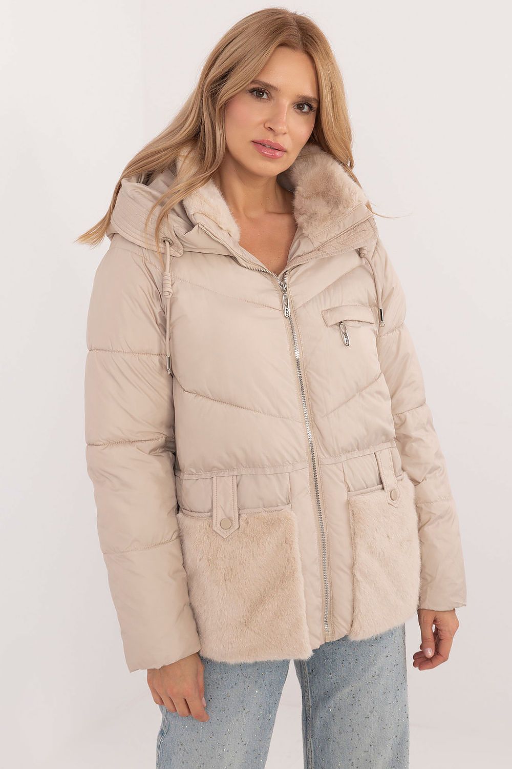 Luxury Women's Quilted Jacket With Hood - Sizes S to XL - High-Quality Polyester for Comfort
