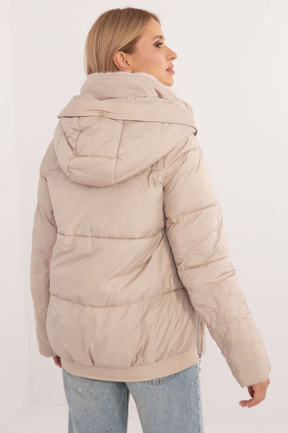 Luxury Women's Quilted Jacket With Hood - Sizes S to XL - High-Quality Polyester for Comfort