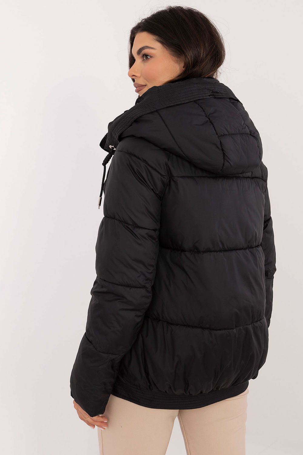 Luxury Women's Quilted Jacket With Hood - Sizes S to XL - High-Quality Polyester for Comfort