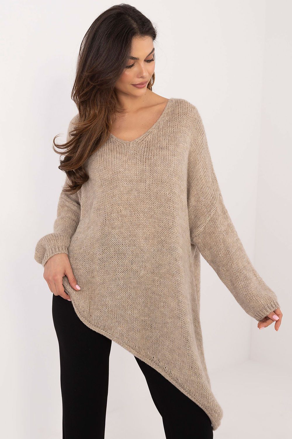 Och Bella Women's Asymmetrical Hem Sweater - EU 0, Casual Comfort in Premium Wool Blend