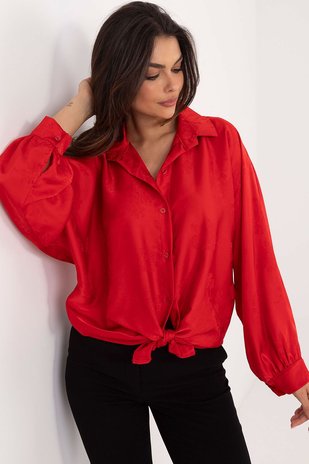 Elegant Long Sleeve Shirt with Embroidered Floral Pattern - Classic Collar, Adjustable Fit, Sizes EU 0