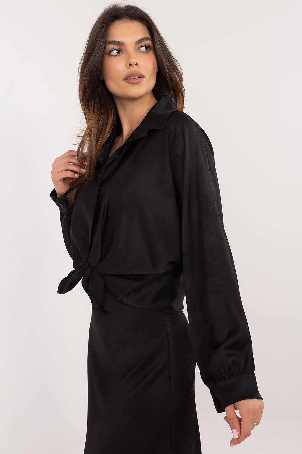 Elegant Long Sleeve Shirt with Embroidered Floral Pattern - Classic Collar, Adjustable Fit, Sizes EU 0