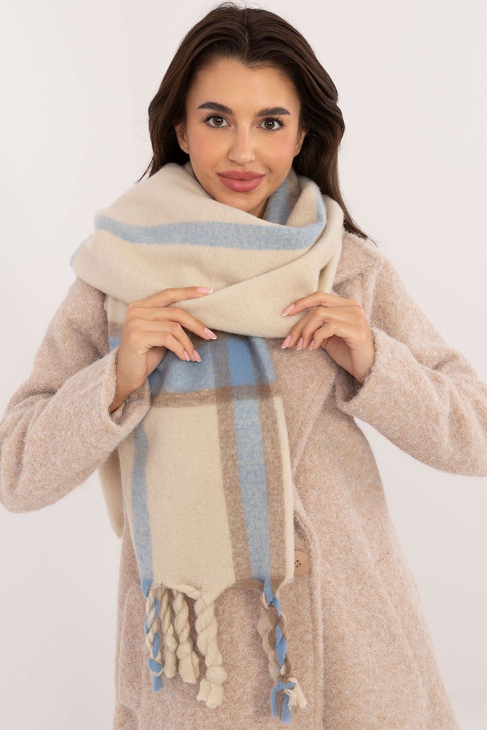 Elegant 180cm Long Check Pattern Polyester Scarf with Tassels for Winter Warmth